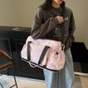 Große, faltbare Reisetasche für Damen mit Nass-/Trockentrennung - Ideal für Kurztrips, Fitnessstudio und Geschäftsreisen.