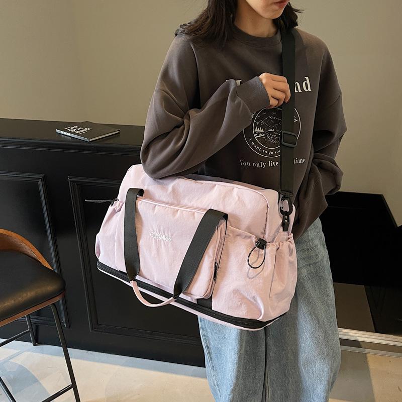 Große, faltbare Reisetasche für Damen mit Nass-/Trockentrennung - Ideal für Kurztrips, Fitnessstudio und Geschäftsreisen.