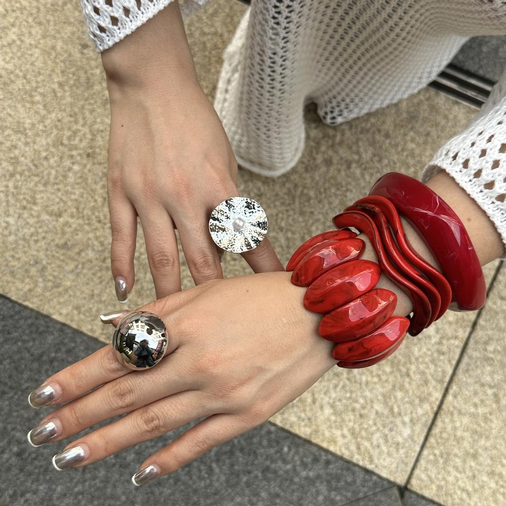 Vintage Wide Geometric Red Resin Acrylic Smudging Bangles Irregular Chunky Bracelets Bangle Jewelry for Women Summer Gift