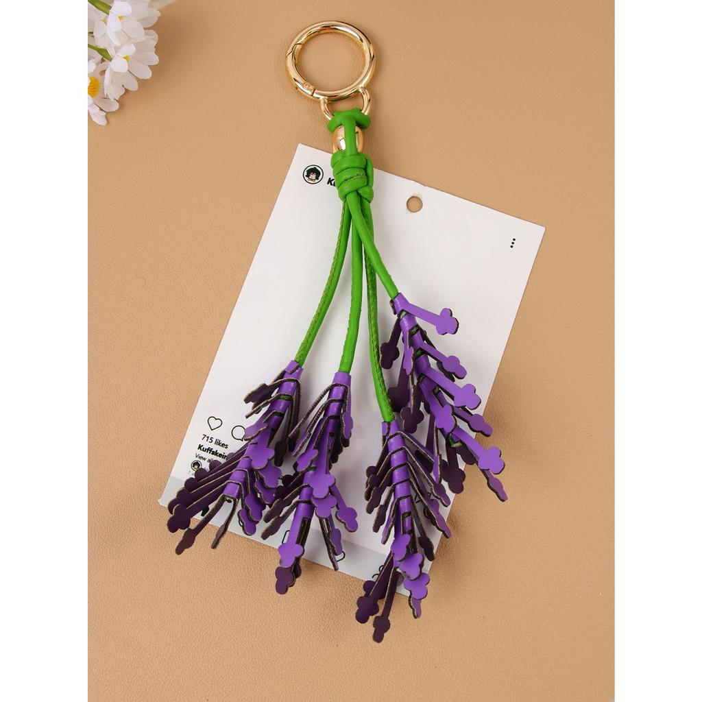 Stern-Handmade-Lavendelbeutel-Anhänger im gleichen Stil, kleiner frischer und süßer Blumenquasten-Anhänger, Leder-Schlüsselanhänger.