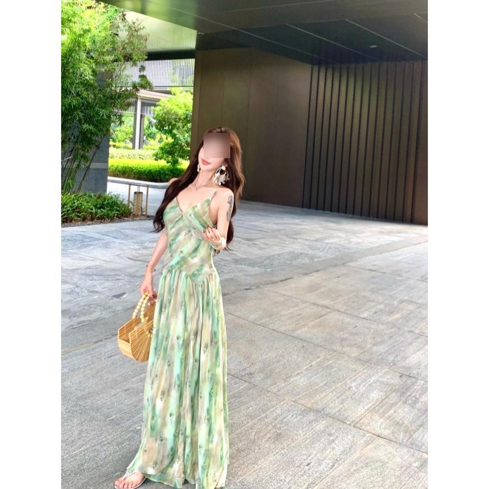 Seaside vacation wind suspender v-neck dress women's summer new casual pleated texture green floral skirt