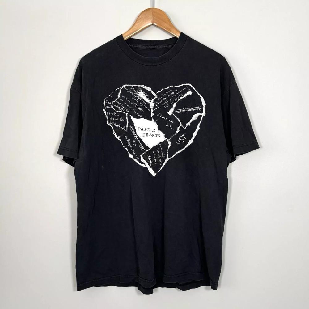 Kollektion Sleep Theory Papierherzen T-Shirt Schwarz Alle Größen AR1364 Unisex T-Shirt