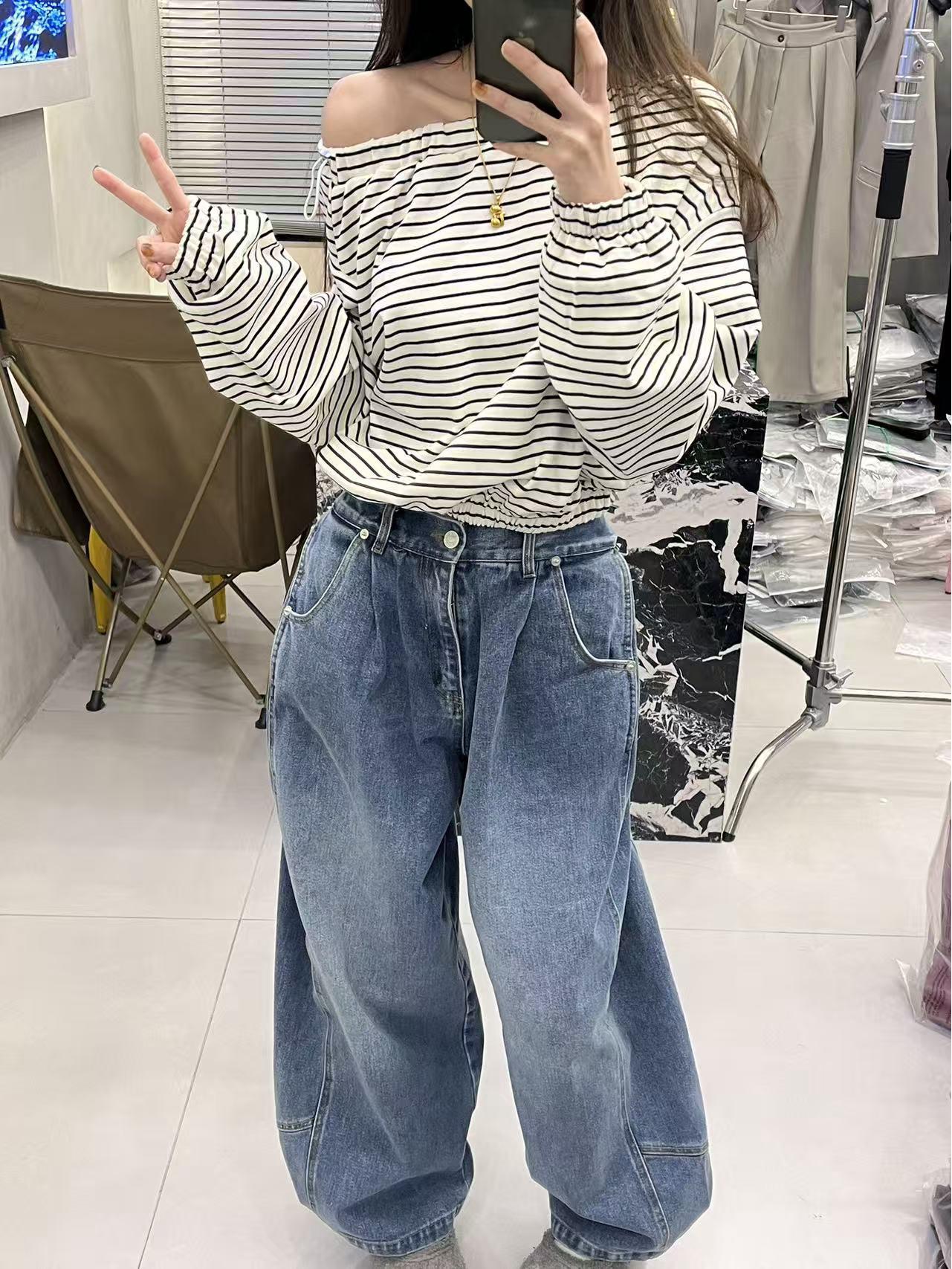 

Korean-Style Striped Off-Shoulder Top & Casual Straight-Leg Jeans Medium