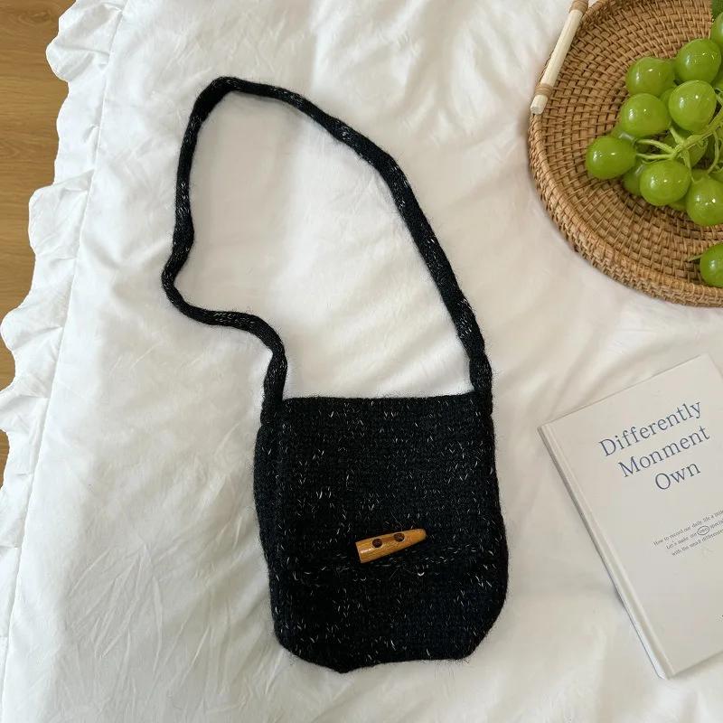Horn Buckle Knitted Crossbody Bag Vintage Autumn Winter Mobile Phone Case for Women Fashion Mini Purse Korean INS Style Bag
