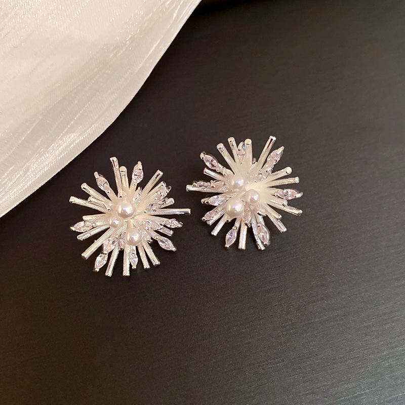Elegant Pearl Petal Tassel Earrings - High-End, Versatile Design with a Touch of Luxury