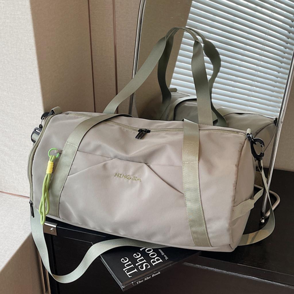 Sports and fitness bag, with separate compartments for wet and dry items, a swimming bag, a handheld short-trip storage bag, a travel bag for women,