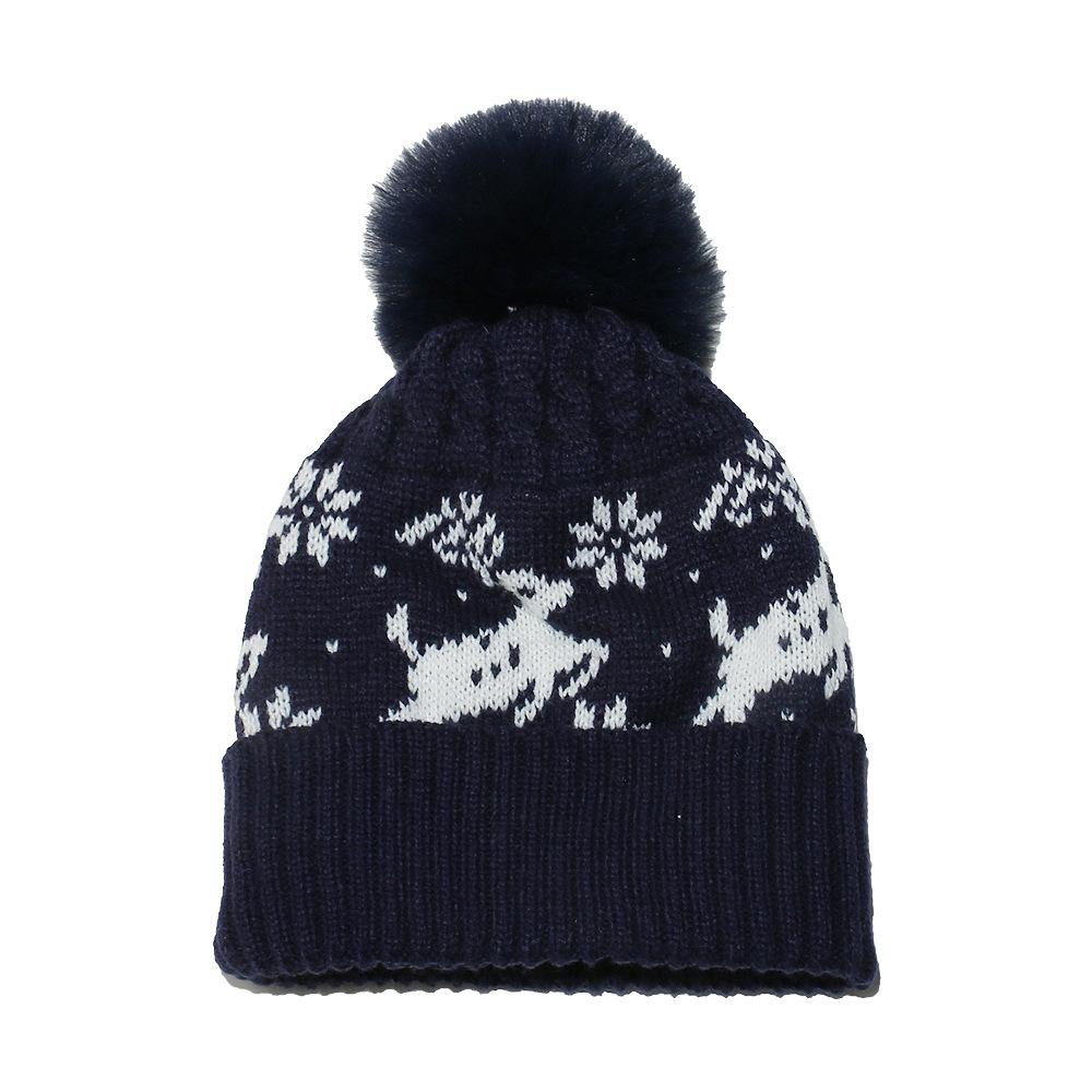 Autumn and winter wool hat, plush thickened warm ski hat, elk snowflake Christmas knitted hat children