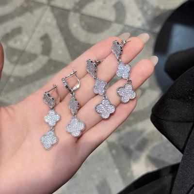 Orecchini a clip super fatati di lusso luminosi con diamanti pieni Collana con pendente quadrifoglio Orecchini a lobo Orecchini con frange di temperamento Femminile