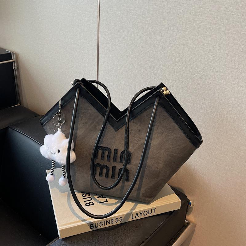 Niche Design Bag Women's Large-capacity New Versatile Shoulder Bag Leisure Student Class Tote Bag