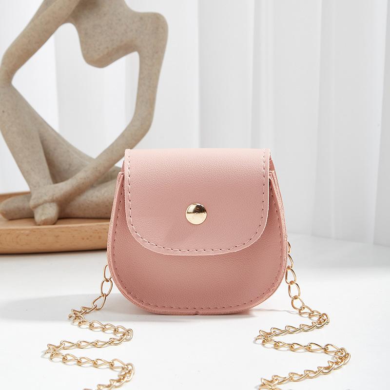 Mini messenger bag, women's new fashionable small and fresh semicircular shoulder bag, lipstick chain bag.