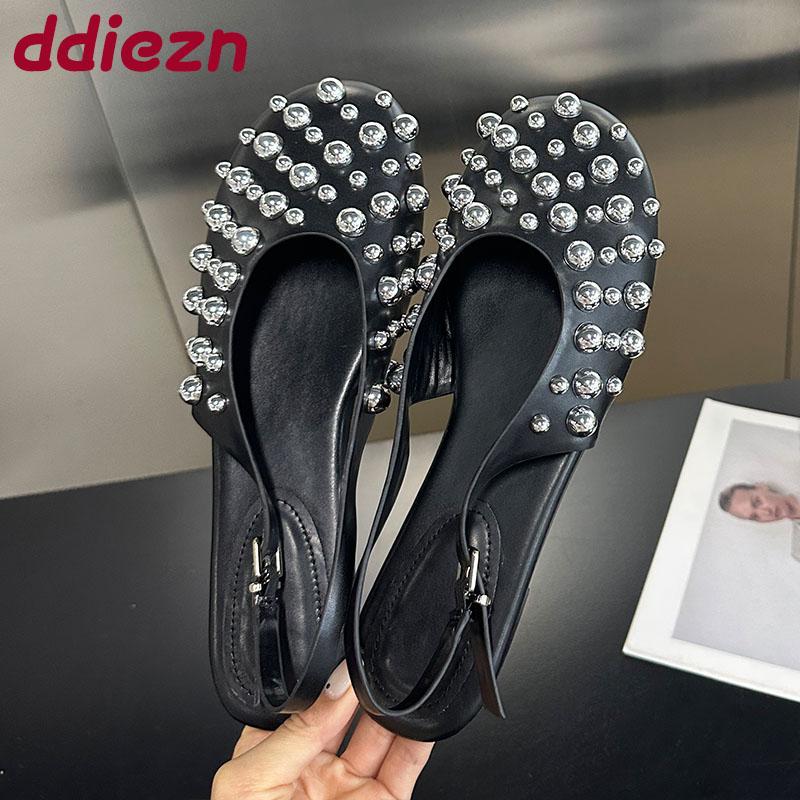 Fashion Fashion Metal Rivet Women Flats Sandals Shoes Female Buckle Strap Footwear Round Toe Ladies Flats Sandals Shoes Big Size 43