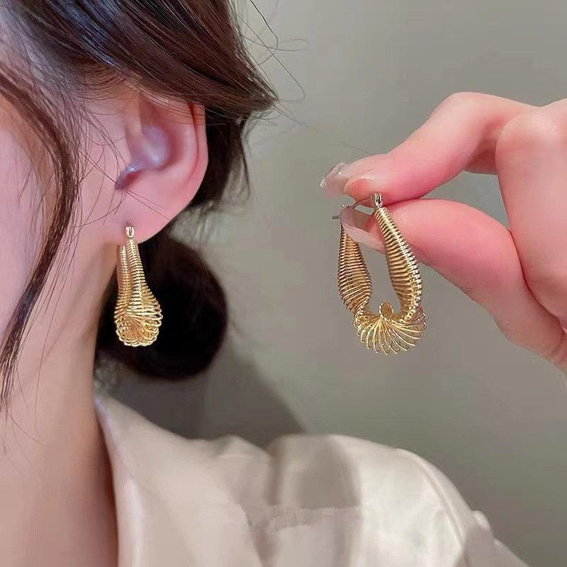 Trendy Design Irregular U-shaped Hoop Earrings for Women Personality Gold Color Stainless Steel Twisted Dangle Earring Jewelry