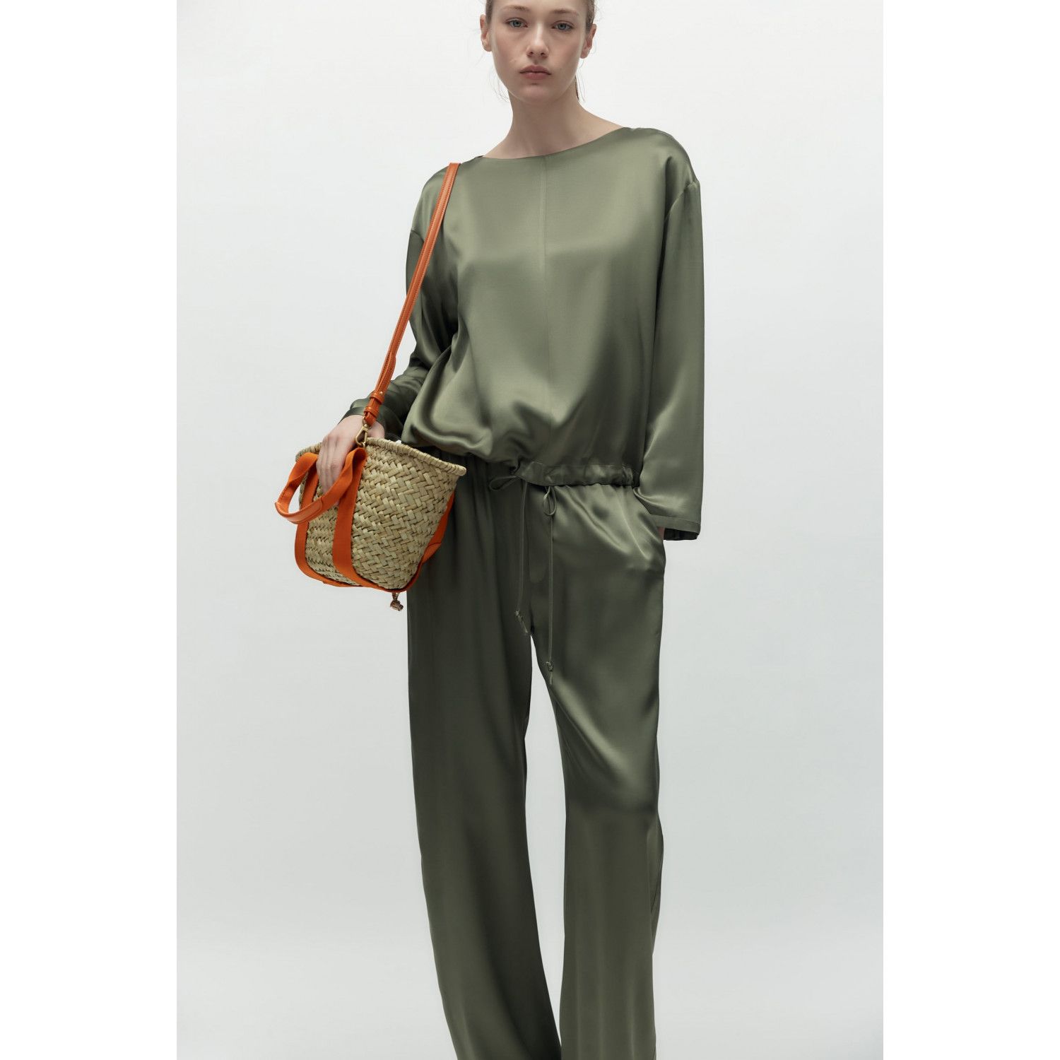 

RAFFIA BASKET BAG