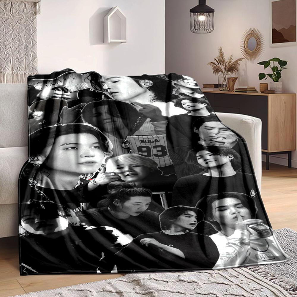 1Pc Urban Street Style Collage Blanket Soft And Comfortable Casual Warm Camping Travel Christmas Halloween Xmas Gift M92472
