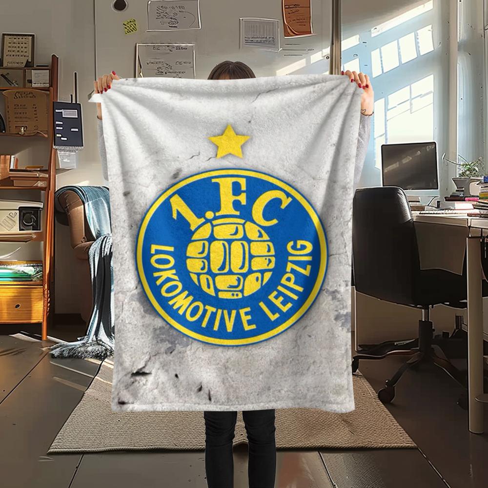 Koc flanelowy z nadrukiem Lokomotive Leipzig, Wysoka jakość, Wygodny na wszystkie pory roku, Wystrój domu, Ciepło i komfort, Idealny na prezenty świąteczne71
