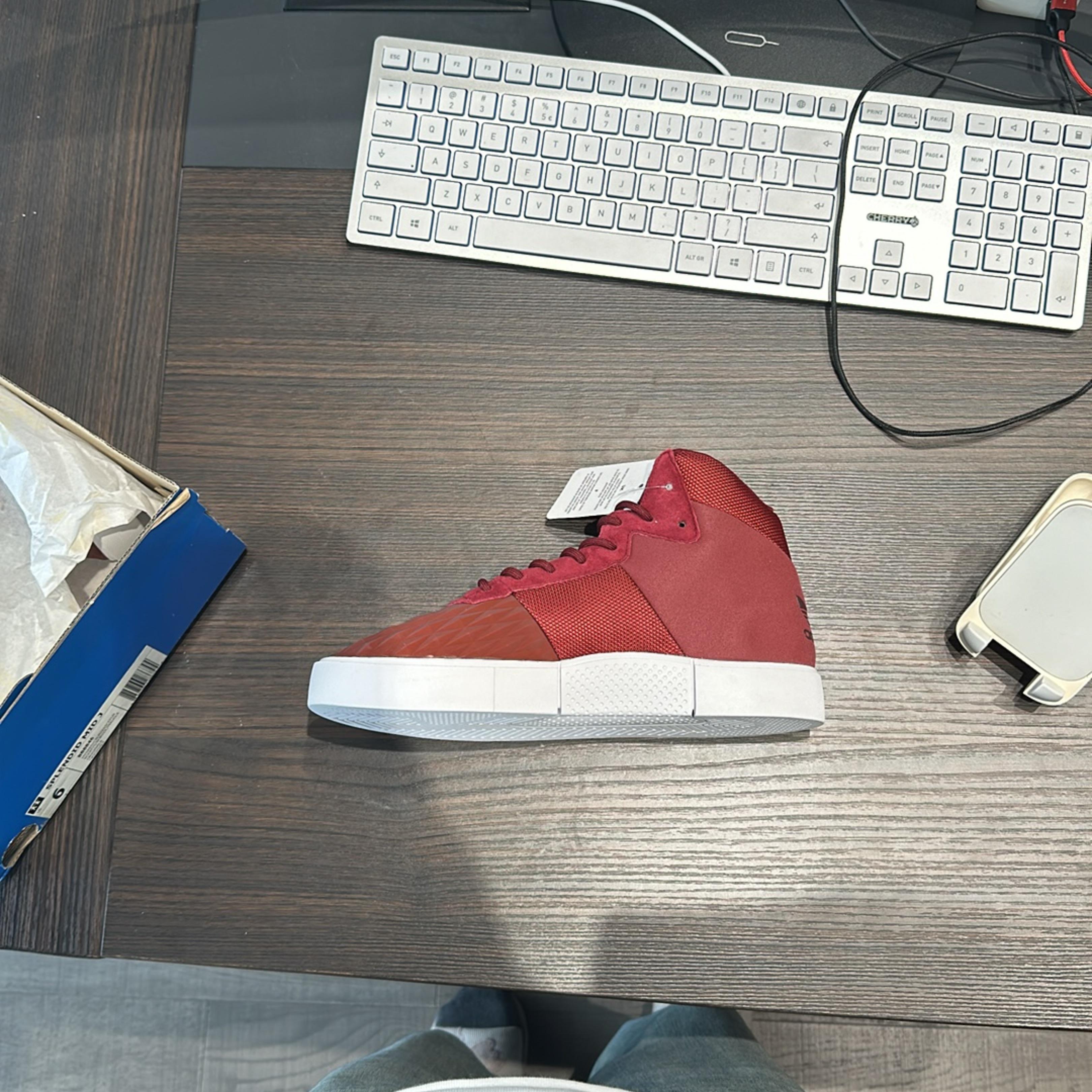 

Adidas Оригинальные Великолепные Амортизирующие Прочные Полувысокие Баскетбольные Кроссовки Детские Баскетбольные Кроссовки Красные BB8846 38⅔