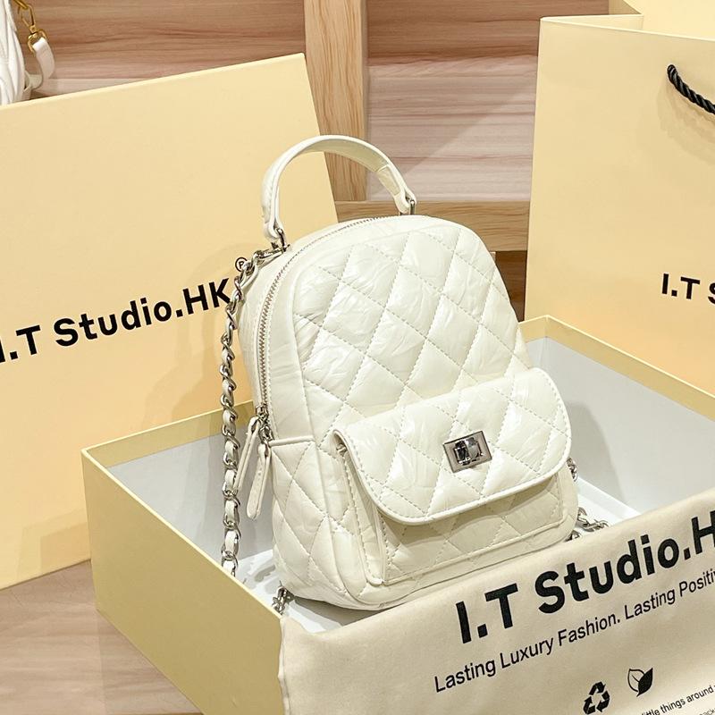 Leather Diamond Grid Chain Backpack for Women, New Fashionable Spring and Summer Small Fragrance Design, Niche Travel Backpack
