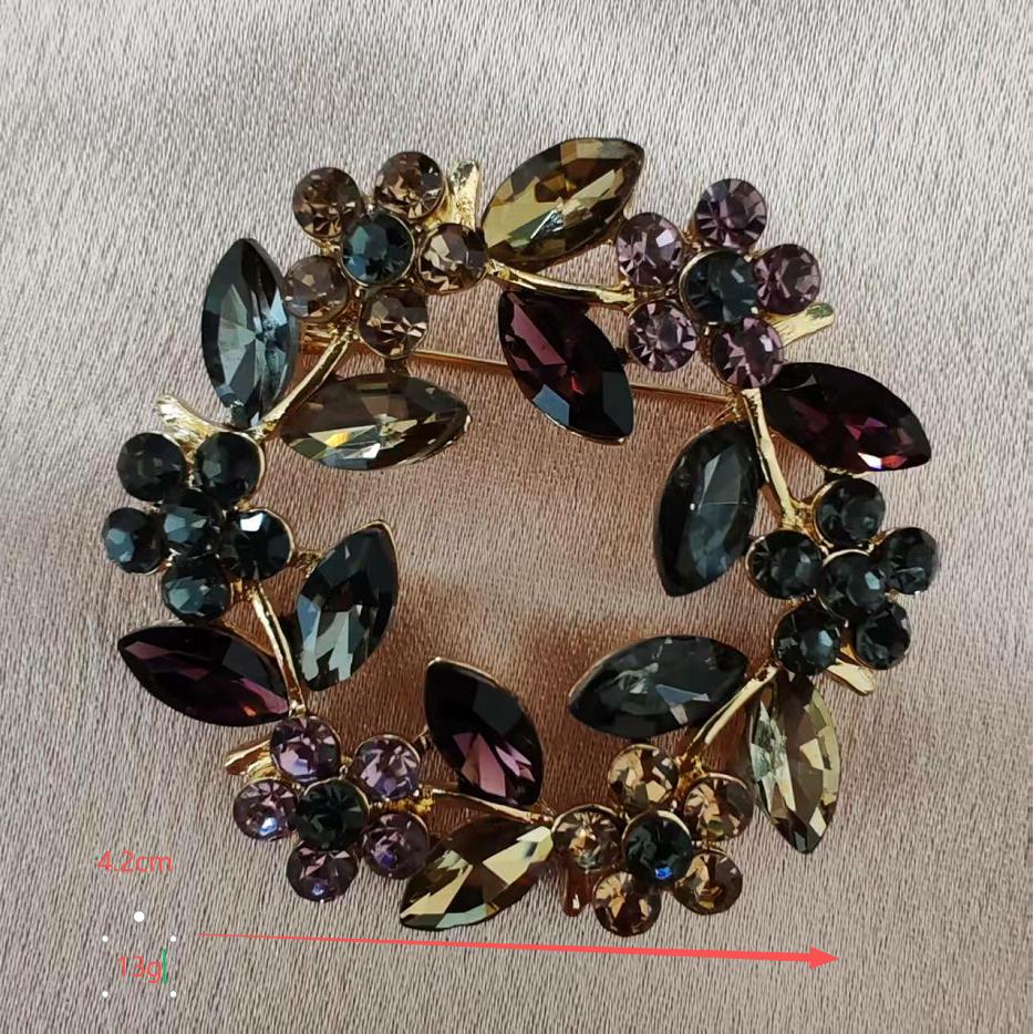 High-End Korean Alloy Scarf Buckle with Diamond, Pearl, and Brooch Pin Accessories