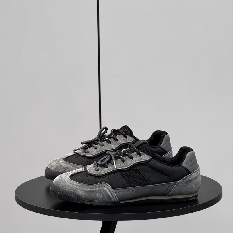 2025 Men's Tennis Shoes Fashion Silver Low Top Casual Sneakers New Soft Sole Non-slip Loafers Designer Men's Shoes Zapatos Hombr