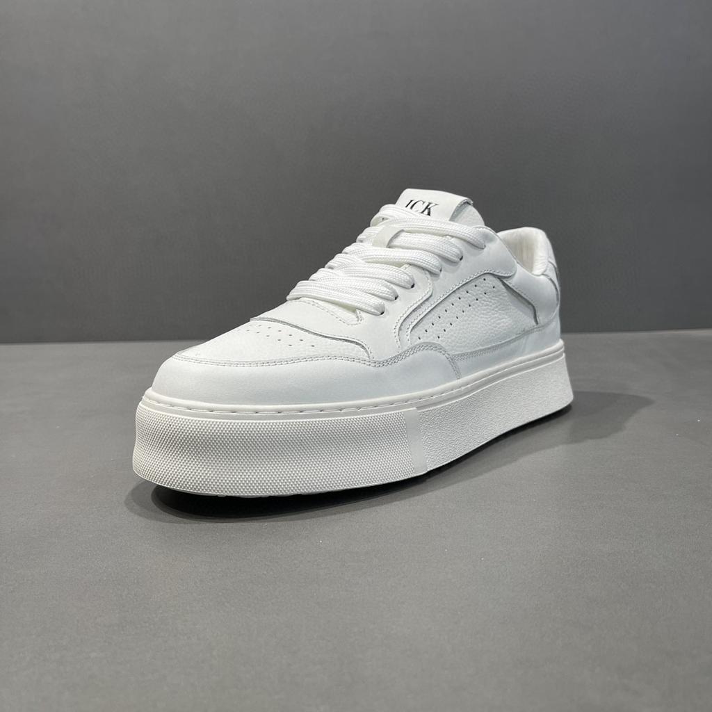 2026 Spring Men's Leather Male Students Versatile Platform Sneakers Casual Board Shoes
