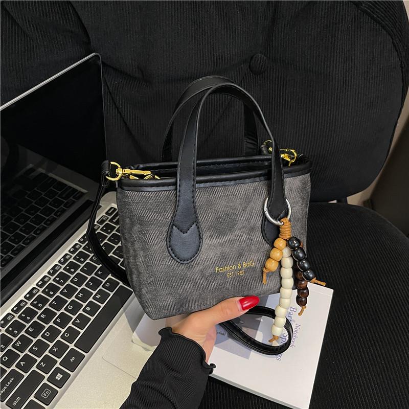 

Shoulder bag women s bag autumn and winter new trend fashion retro simple messenger bag retro portable bucket bag Without pendant чёрный