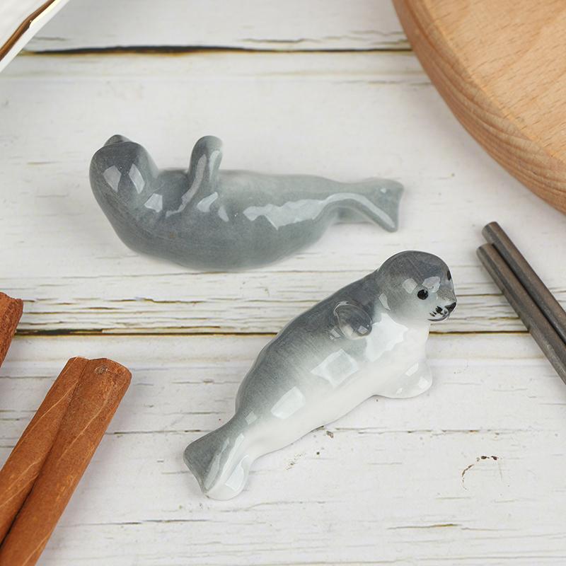 2Pcs Ceramic Little Sea Lion Seal Design Chopstick Holder Household Decor Chopstick Rest Pillow Kitchen Tableware