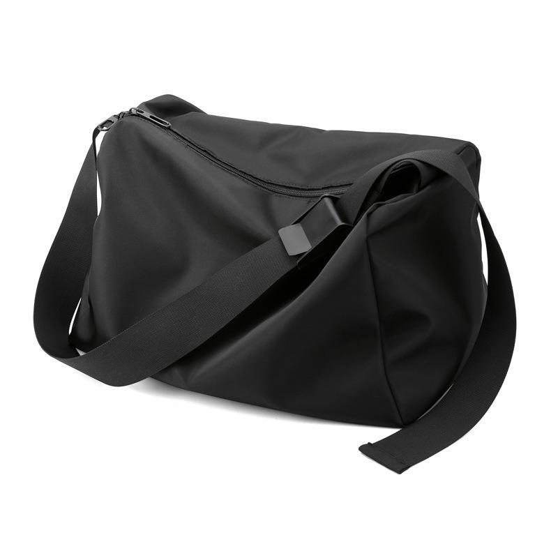 

1pcs Large Capacity Waterproof Sports Shoulder Bag Lightweight Casual Crossbody Travel Gym Duffle Bag 38x24x24cm чорний