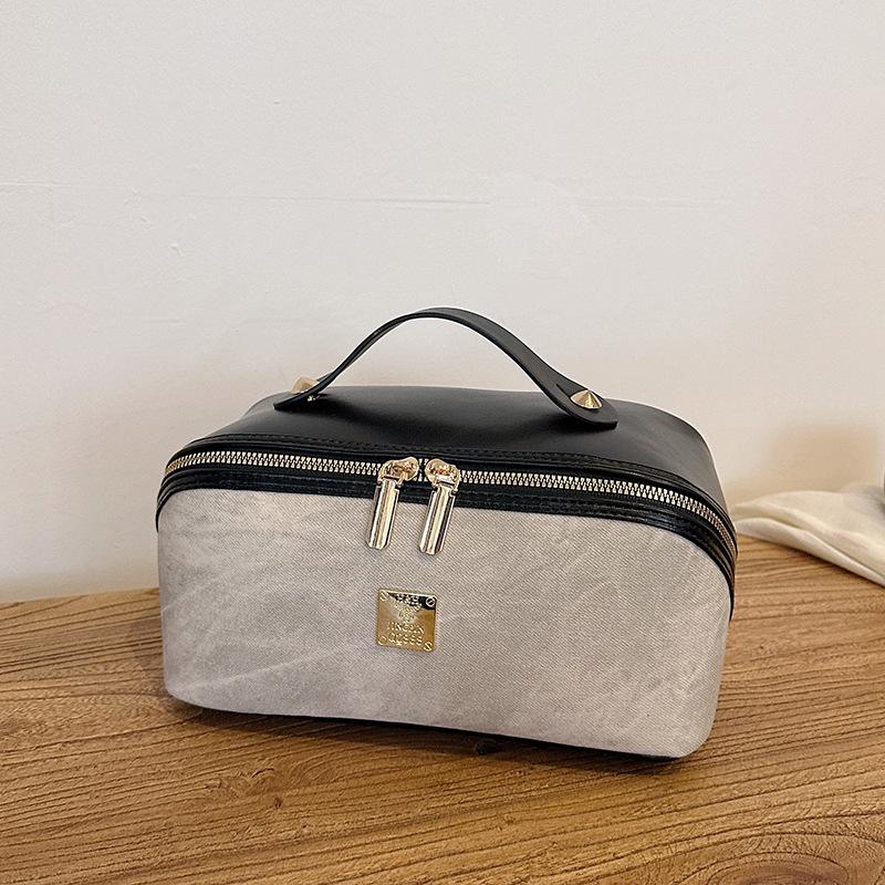 Celebrity Makeup Bag: Large Capacity Accordion Pillow Cosmetic & Toiletry Storage