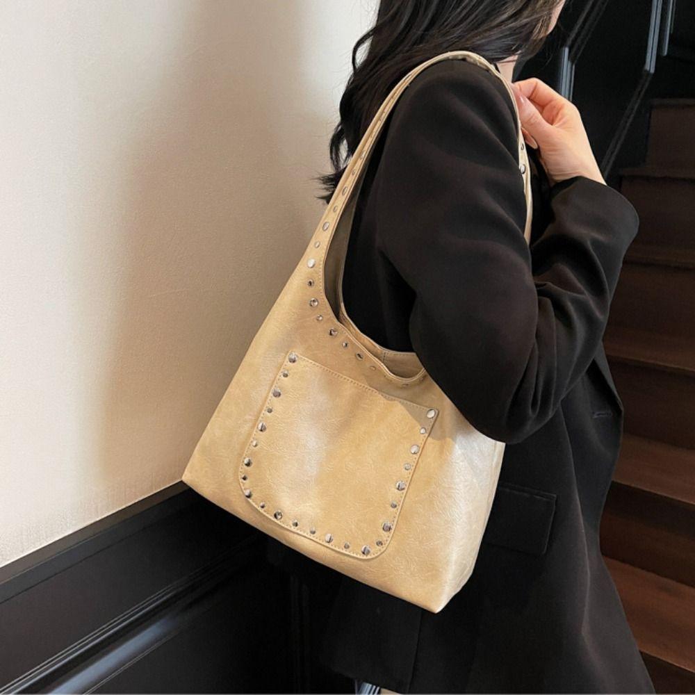 Oil Wax Leather Retro Rivet Shoulder Bag Y2K Motorcycle Bag Simple Locomotive Pack Girls