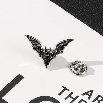 Halloween dunkle Persönlichkeit Fledermaus Brosche kleine Fledermaus Form Metallabzeichen Punk Stil Tasche Dekorative Accessoires