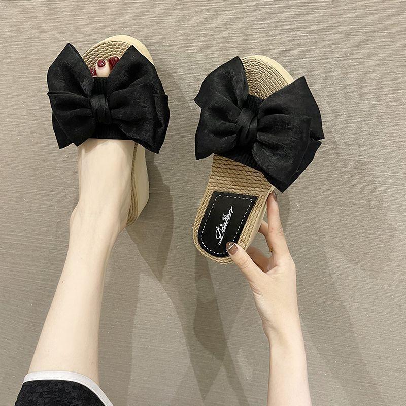 Non-slip lightweight sweet explosive slope heel slippers women's beach slippers women's 2025 summer new Internet celebrity sandals go out