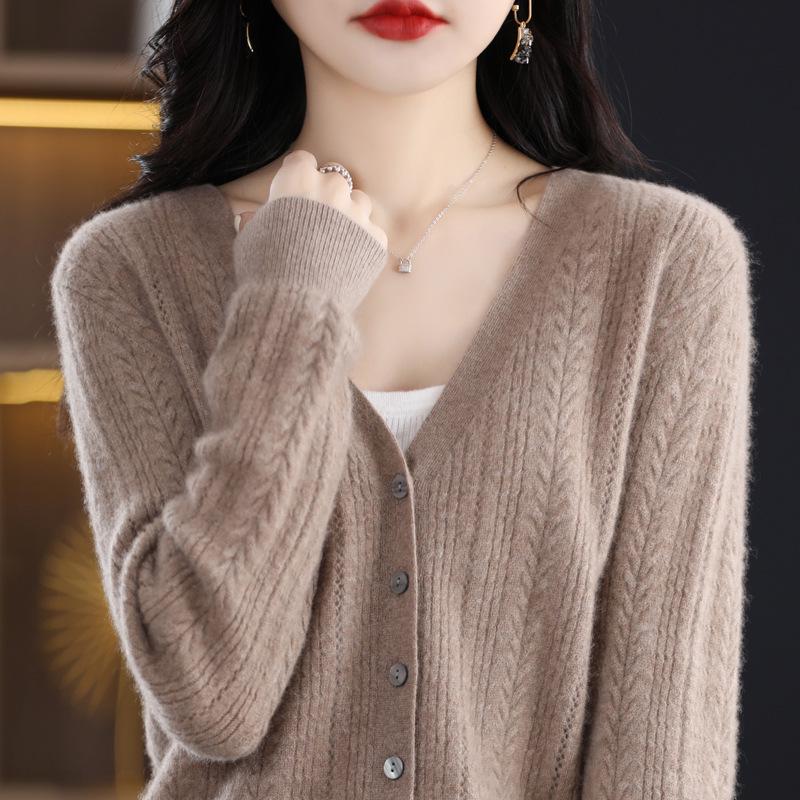 Spring 2023 Women's V-Neck Loose Knitted Cardigan with Sweater Collar