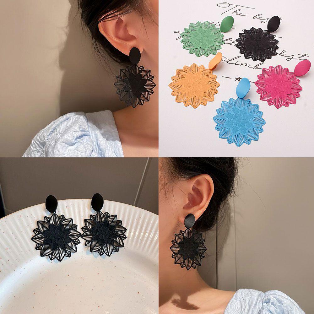 

New Women Exaggerated Gothic Earrings Flower Vintage Hollow Pattern