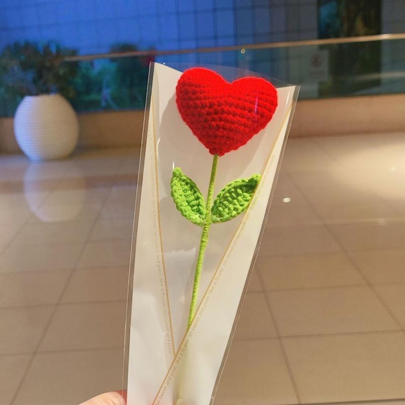 1Pcs Crochet Flower Bouquet Handmade Heart Flower with Double Leaves Knitted Artificial Flower Branch For Valentine's Day