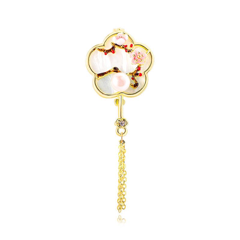 

Retro design sense Meilan bamboo chrysanthemum elegant pearl brooch niche national style fringed brooch pearl accessories women