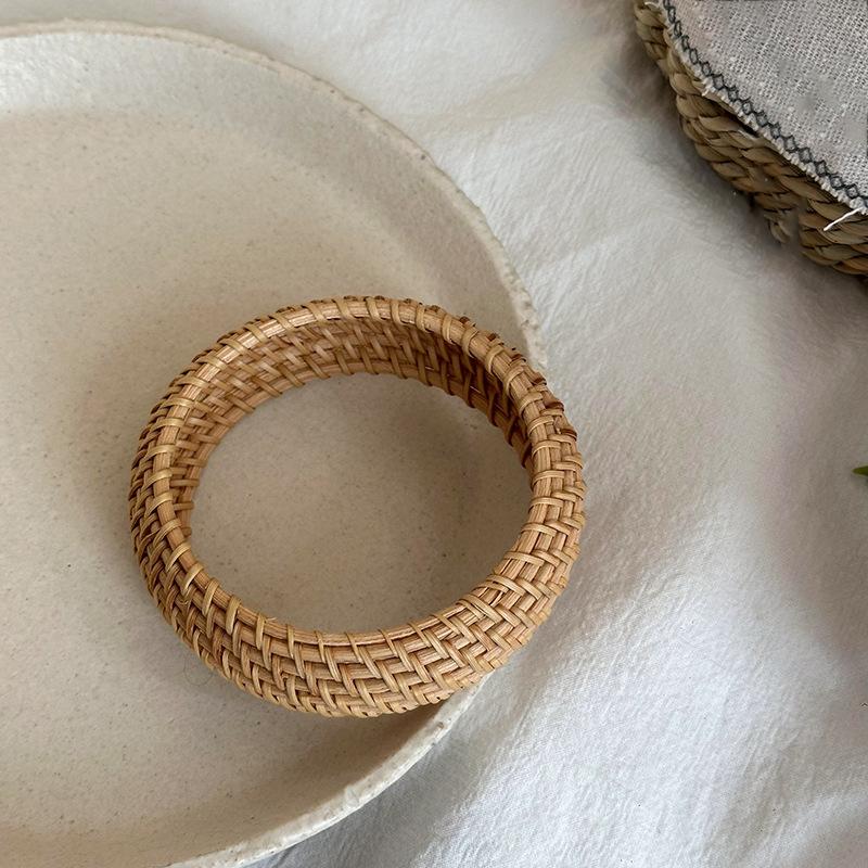 Ethnic style hand-woven rattan bracelet bracelet retro simple light luxury high sense niche temperament versatile jewelry