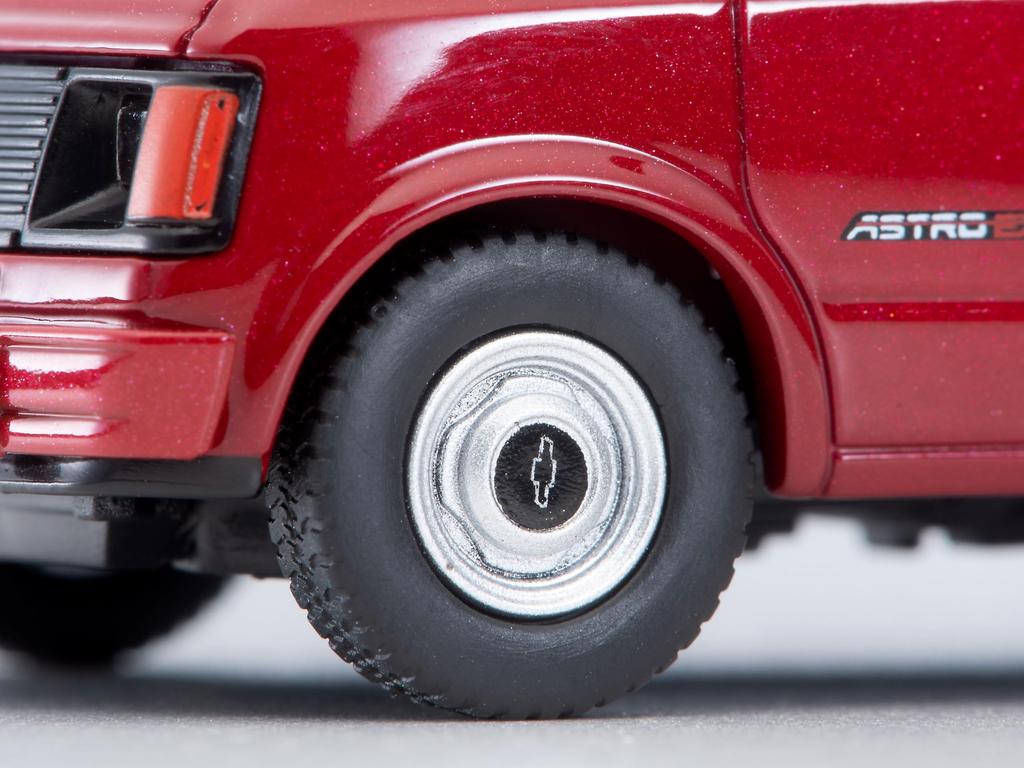 Tomytec Tomica Limited Vintage Neo LV-N344a Chevrolet Astro Van (Red) Complete Model 332763