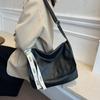 Winter New Student Class Large Capacity Shoulder Bag PU Soft Leather Fashion Versatile Niche Design Messenger Bag