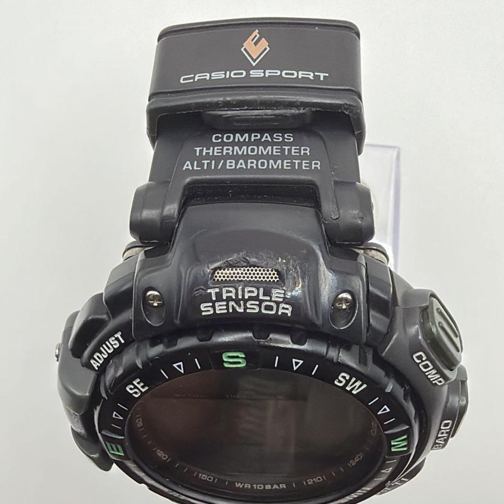 Used Good conditionCASIO PRO TREK PRG-40 triple sensor wristwatch in operation