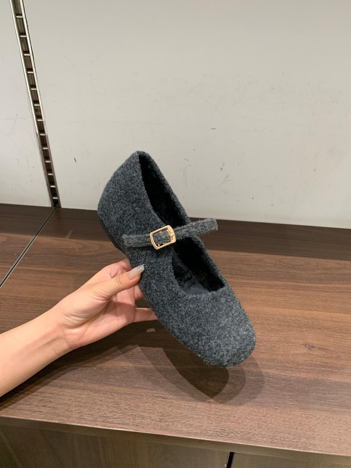 Xiaoxiangfeng Xian velvet inner height increase square head Mary Jane single shoes thick-soled fluffy shoes Doudou shoes 35