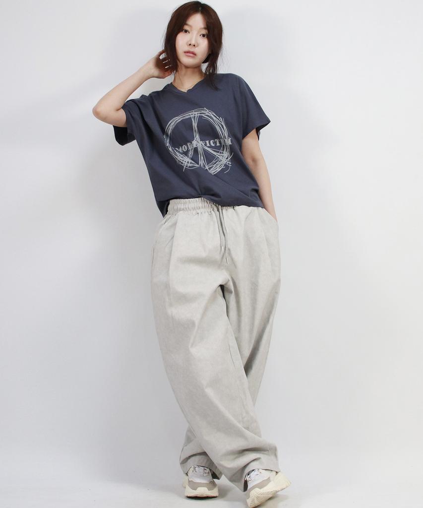 Deumakeu Grunge Washing Side One Tuck Curved Wide Pants Gray
