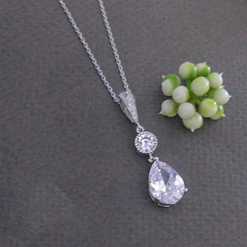 Huitan Trendy Water-drop Zirconia Pendant Necklace Bridal Wedding Accessories Elegant Fashion Female Luxury Engagement Jewelry