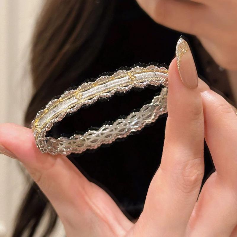 

Fashion new in lace brushed bangles for women exquisite hollow out inspiration silver bracelets wedding engagement срібний