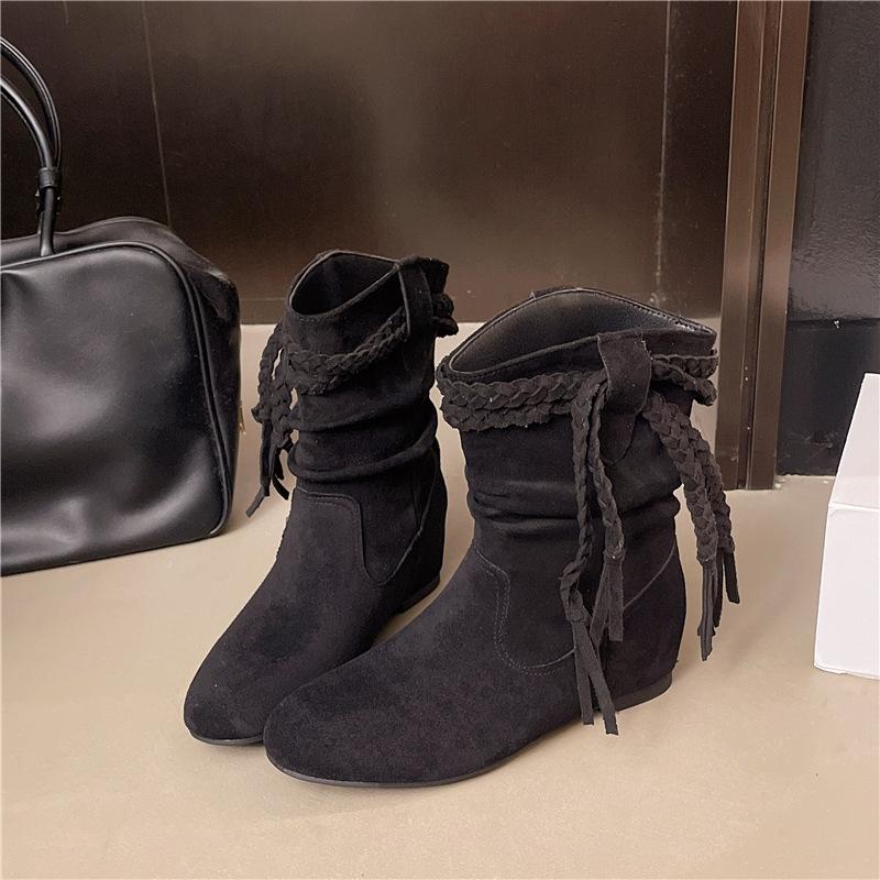 Retro Style Square Head Suede Fringed Strap Thick Heel Medium Boots Women's Autumn 2025 New Sleeve Versatile Fringed Boots