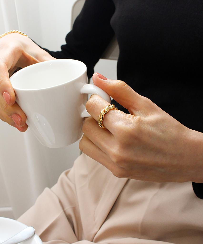 Madin'Ly With Ring