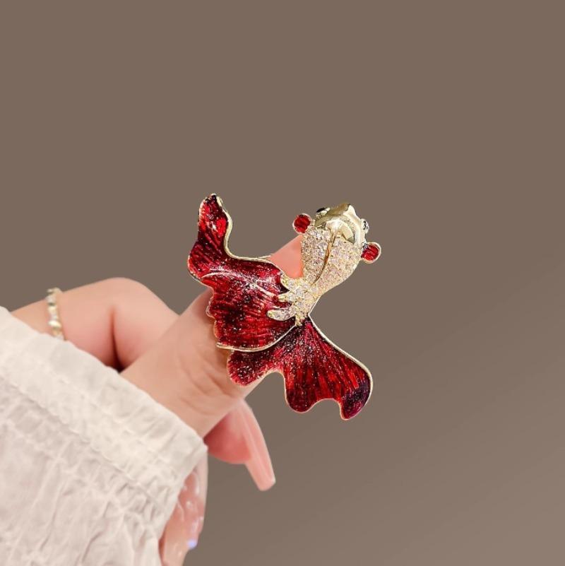1 Stück Exquisite Glückskarpfen Brosche Kreative Persönlichkeit Goldfisch Pin Anhänger Mode Schmuck Zubehör Party Täglich Trendiges Geschenk