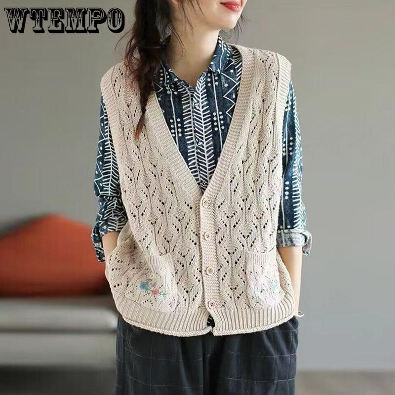 Spring and Autumn V-neck Knitted Vest Top Casual Retro Hollow Pocket Embroidered Sweater Vest for Women