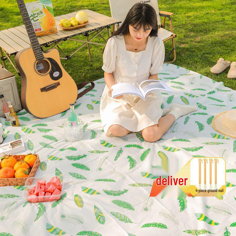 

INS Style Outdoor Camping Disposable Picnic Mat - Moisture-Proof, Dirt-Proof, Multi-Use Beach and Lawn Mat 1.5m x 1.8m