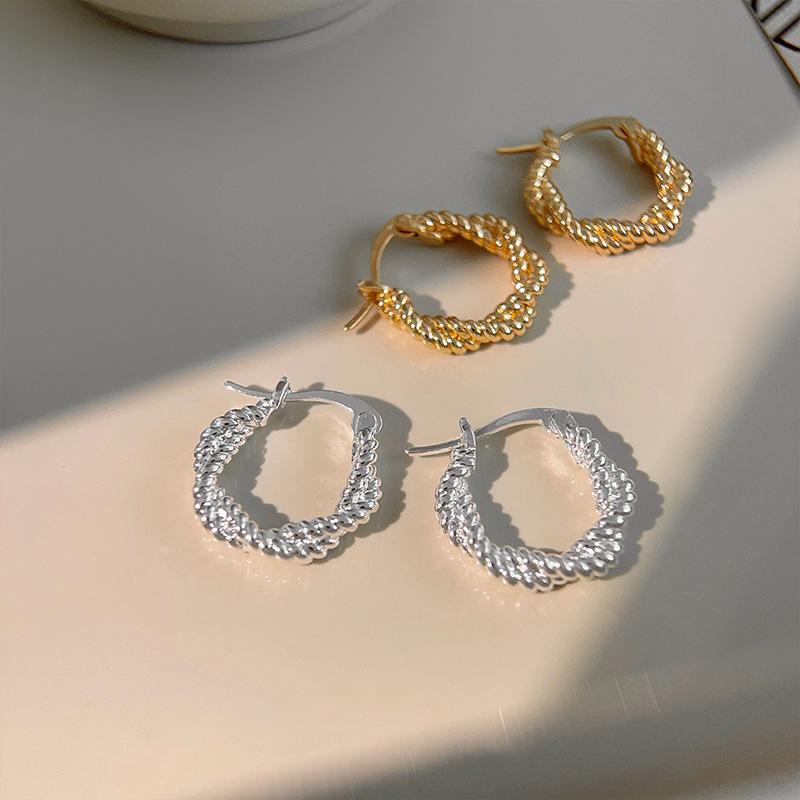 Twisted Korean-Style Minimalist Knot Earrings: Blogger-Recommended Women's Trend