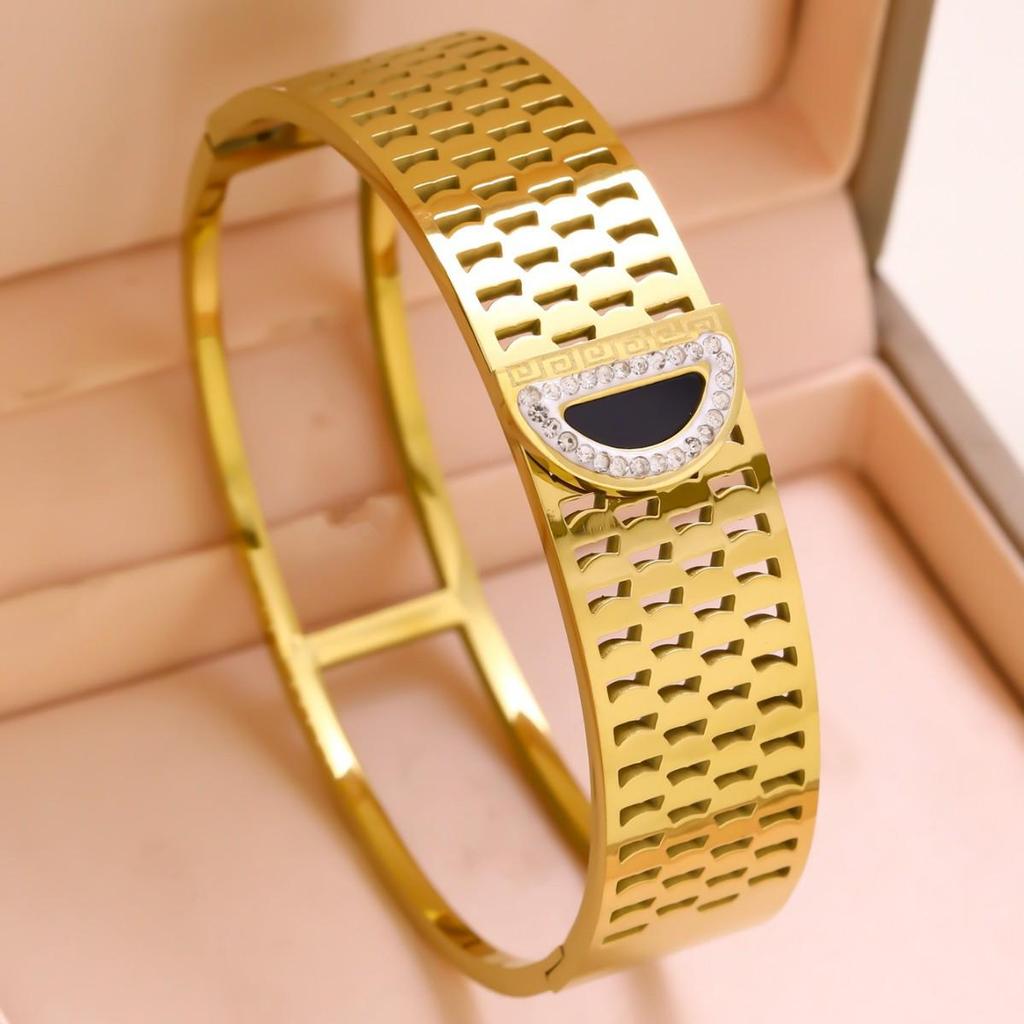 Europäischer & Amerikanischer Mode-Star Zirkon Armband: 18K Titanstahl, Nicht verblassend, Elegantes Design